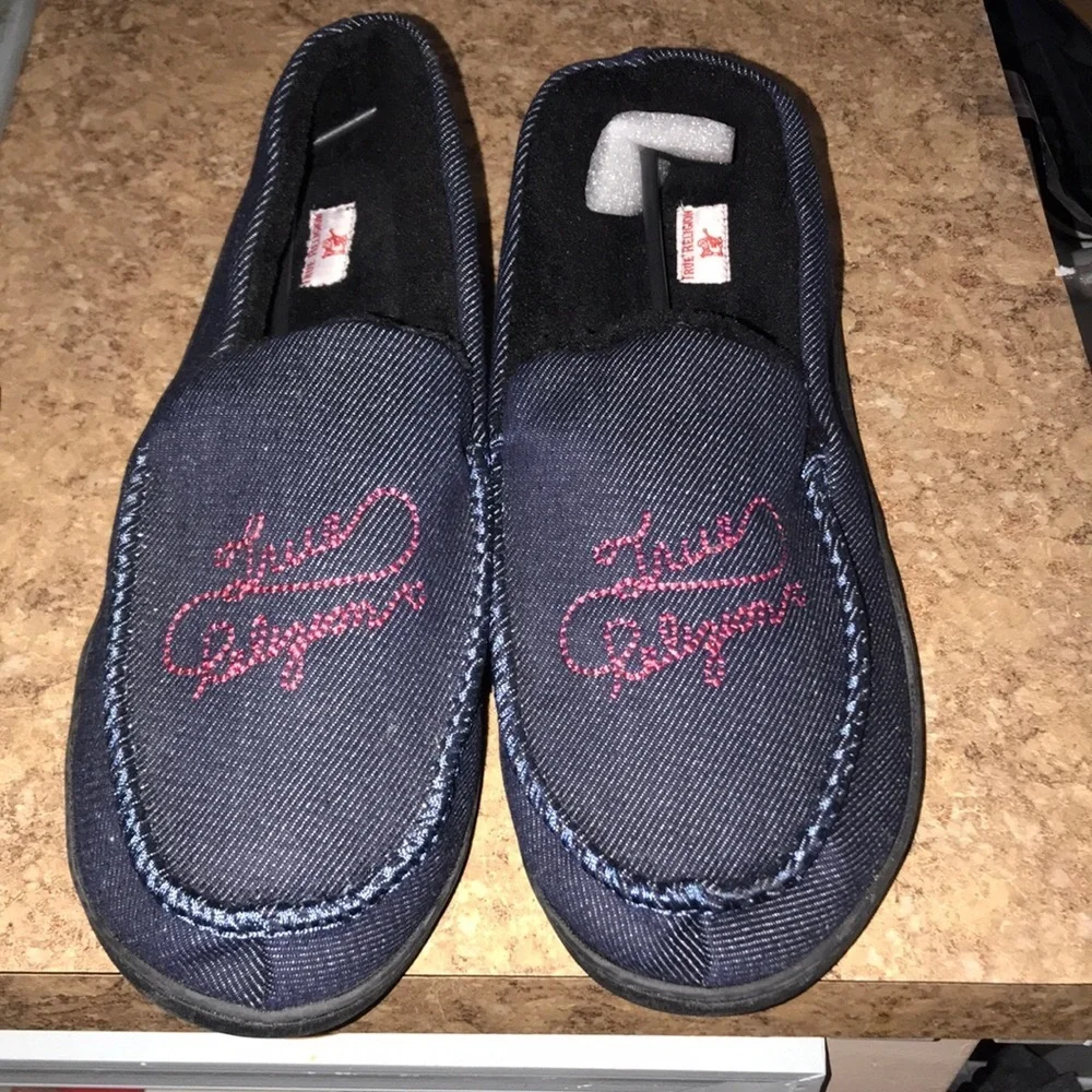 NWOT Men’s True Religion Slippers